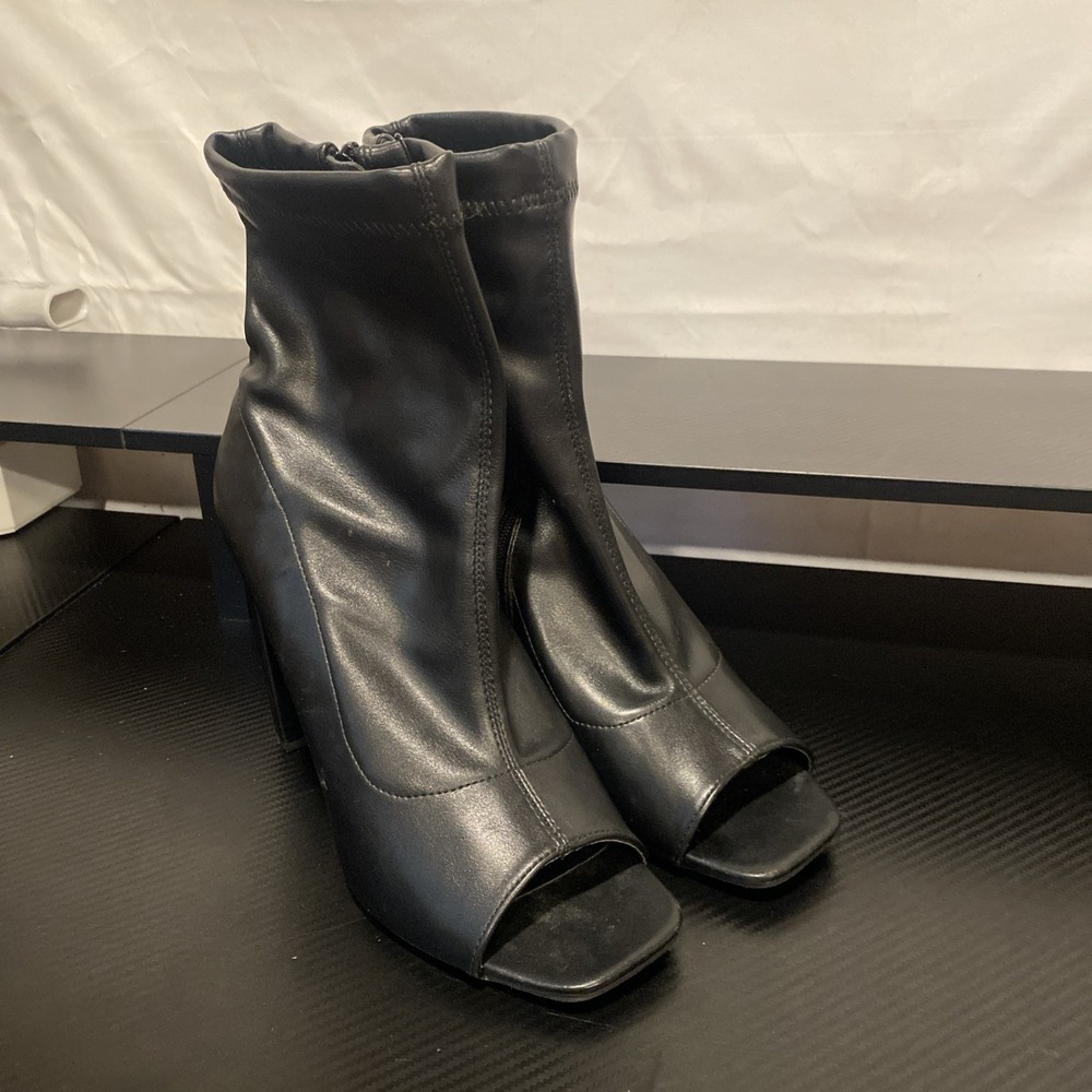 Hot Tomato Black Faux Leather Pointed Open Toe Booties Women Size 11 Grunge